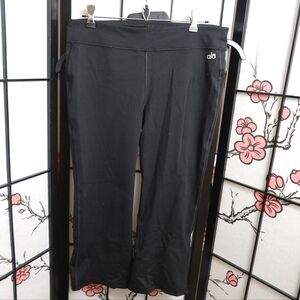 ALO Black Yoga Pants for Ultimate Comfort and Style